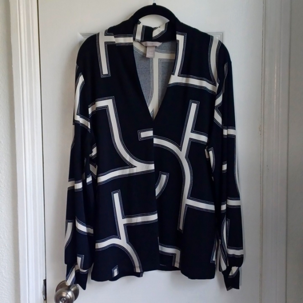 H&M Black and White Graphic Top, Size Large